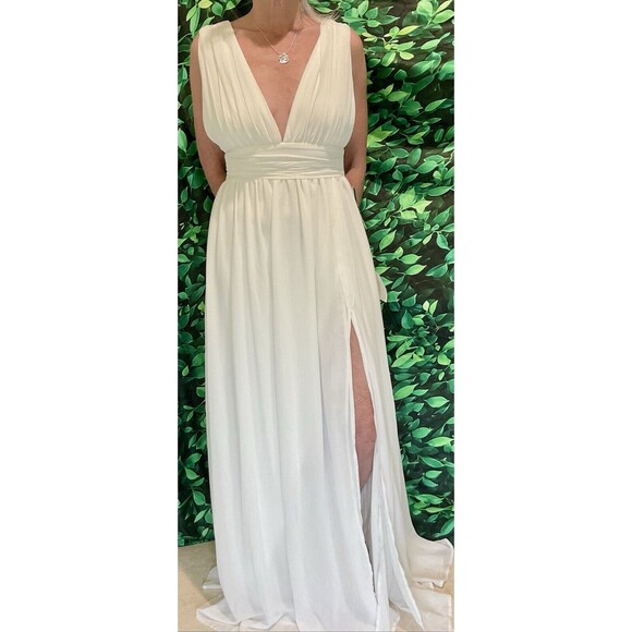 👰♀️ NWT Lulu’s White Chiffon Maxi Dress – Deep V-Neck, Side Slit – Size S - Picture 6 of 7